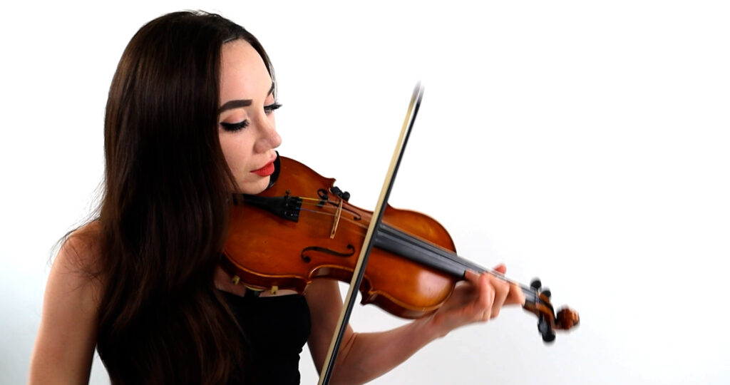 Ellie Rose – Violinist